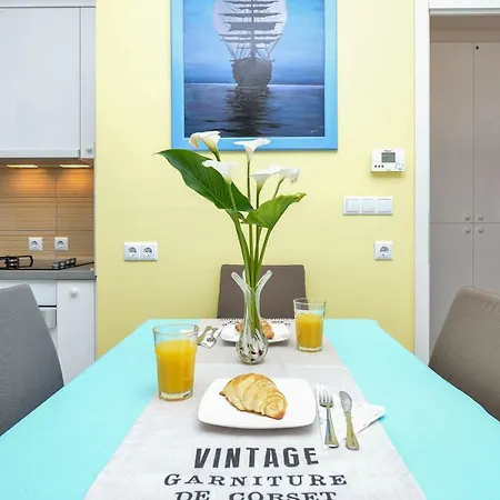 M Apartment *